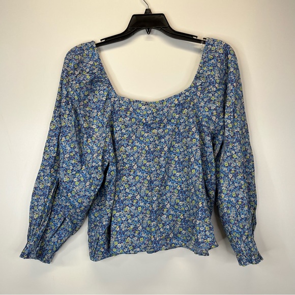 Universal Thread floral blouse blue - XXL. Nothing wrong with it just too big. - Picture 9 of 10